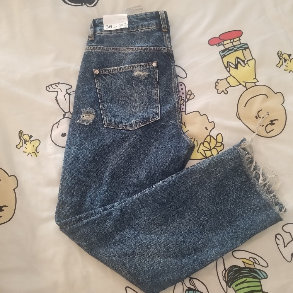 NWT ZARA TRF High Waist Ripped Jeans